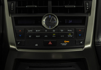 Подержанный автомобиль Lexus NX 2016 года (18 фото)