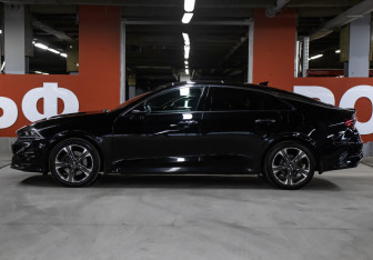 Подержанный автомобиль Kia K5 2020 года (8 фото)