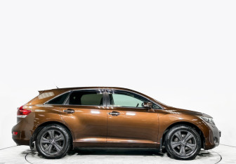 Подержанный автомобиль Toyota Venza 2013 года (4 фото)