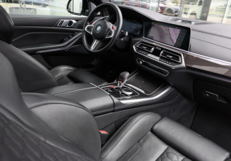 Подержанный автомобиль BMW X5 M 2020 года (10 фото)