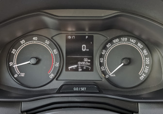 Подержанный автомобиль Skoda Rapid Liftback 2021 года (13 фото)