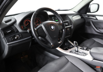 Подержанный автомобиль BMW X3 2013 года (15 фото)