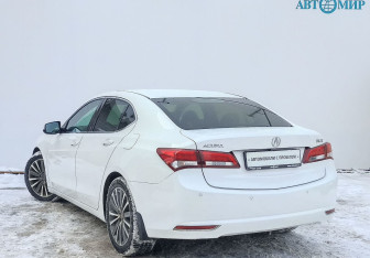 Подержанный автомобиль Acura TLX 2014 года (7 фото)