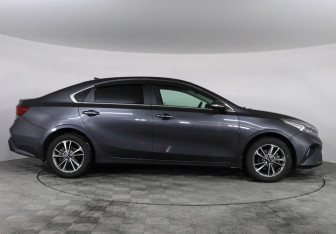 Подержанный автомобиль Kia Cerato Sedan 2021 года (4 фото)