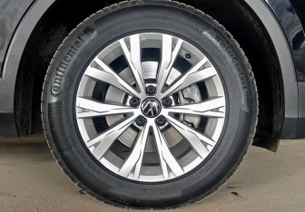 Подержанный автомобиль Volkswagen Tiguan 2021 года (19 фото)