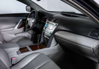 Подержанный автомобиль Toyota Camry Sedan 2008 года (11 фото)