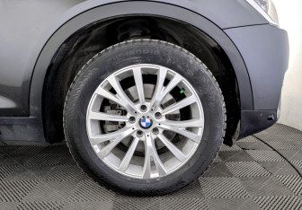 Подержанный автомобиль BMW X4 2018 года (18 фото)