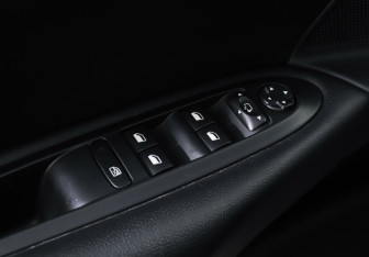 Подержанный автомобиль Citroen C4 Sedan 2016 года (14 фото)