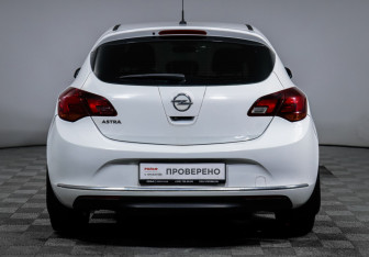 Подержанный автомобиль Opel Astra Hatchback 2014 года (6 фото)