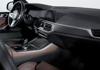 Подержанный автомобиль BMW X5 2021 года (9 фото)