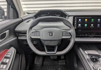 Подержанный автомобиль Changan UNI-S 2024 года (22 фото)