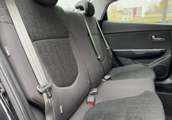 Подержанный автомобиль Kia Rio Sedan 2015 года (11 фото)