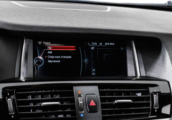 Подержанный автомобиль BMW X4 2015 года (23 фото)