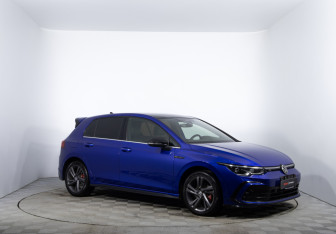 Подержанный автомобиль Volkswagen Golf Hatchback 2020 года (3 фото)