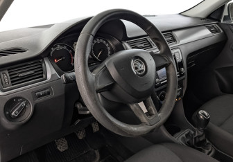 Подержанный автомобиль Skoda Rapid Liftback 2019 года (15 фото)