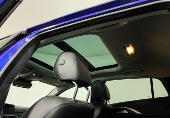 Подержанный автомобиль Infiniti Q30 2016 года (14 фото)