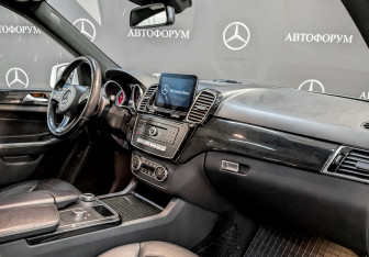 Подержанный автомобиль Mercedes-Benz GLE 2018 года (11 фото)