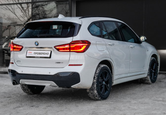 Подержанный автомобиль BMW X1 2018 года (5 фото)