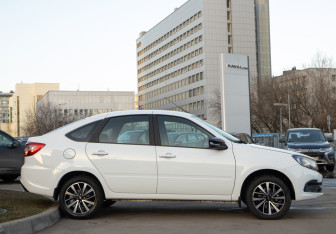 Подержанный автомобиль LADA (ВАЗ) Granta Liftback 2024 года (3 фото)