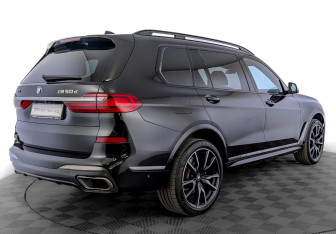 Подержанный автомобиль BMW X7 2020 года (5 фото)
