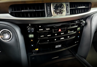 Подержанный автомобиль Lexus LX 2018 года (27 фото)