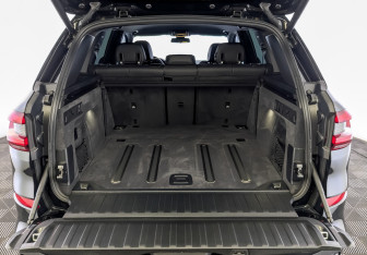 Подержанный автомобиль BMW X5 2021 года (10 фото)