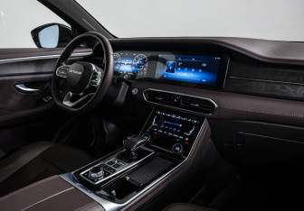 Подержанный автомобиль Jetour X90 2023 года (9 фото)