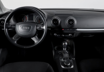 Подержанный автомобиль Audi A3 Hatchback 2014 года (11 фото)