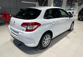 Подержанный автомобиль Citroen C4 Hatchback 2011 года (3 фото)