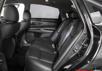 Подержанный автомобиль Nissan Teana 2014 года (10 фото)