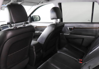 Подержанный автомобиль Hyundai Santa Fe 2010 года (8 фото)