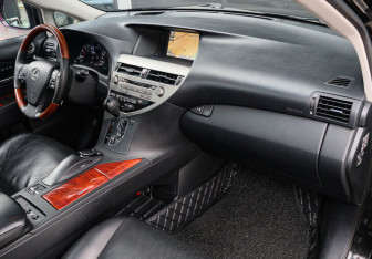 Подержанный автомобиль Lexus RX 2011 года (7 фото)