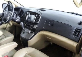 Подержанный автомобиль Hyundai Grand Starex 2016 года (5 фото)