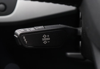 Подержанный автомобиль Audi A4 Sedan 2018 года (14 фото)