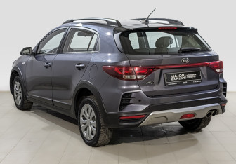 Подержанный автомобиль Kia Rio Hatchback 2021 года (7 фото)