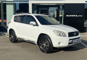 Подержанный автомобиль Toyota RAV4 2006 года (3 фото)