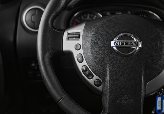Подержанный автомобиль Nissan Qashqai 2010 года (12 фото)