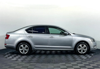 Подержанный автомобиль Skoda Octavia Liftback 2014 года (4 фото)