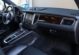 Подержанный автомобиль Porsche Macan 2014 года (7 фото)