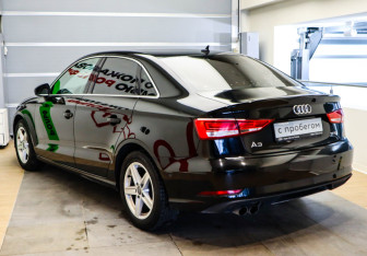 Подержанный автомобиль Audi A3 Sedan 2017 года (6 фото)