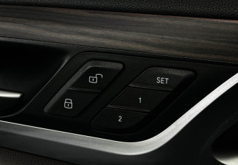 Подержанный автомобиль BMW X3 2017 года (17 фото)