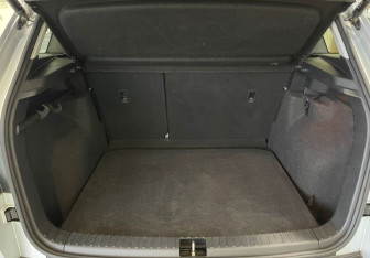 Подержанный автомобиль Skoda Karoq 2021 года (20 фото)