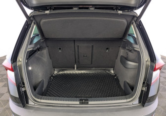 Подержанный автомобиль Skoda Karoq 2020 года (10 фото)