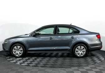 Подержанный автомобиль Volkswagen Jetta Sedan 2014 года (8 фото)