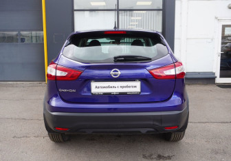 Подержанный автомобиль Nissan Qashqai 2016 года (6 фото)