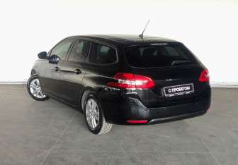 Подержанный автомобиль Peugeot 308 Wagon 2019 года (7 фото)