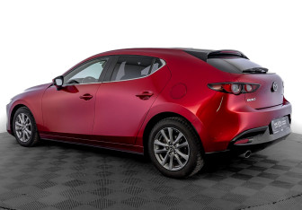 Подержанный автомобиль Mazda 3 Hatchback 2019 года (7 фото)