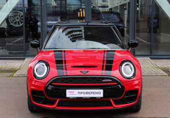 Подержанный автомобиль MINI Clubman Wagon 2022 года (2 фото)