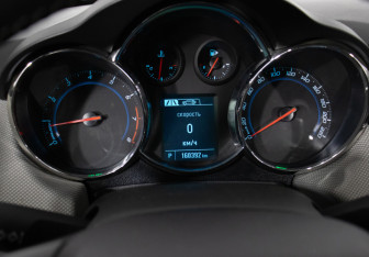Подержанный автомобиль Chevrolet Cruze Sedan 2013 года (12 фото)