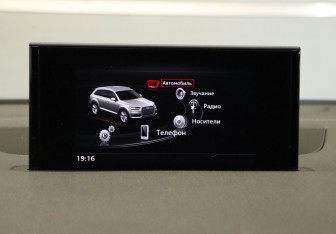 Подержанный автомобиль Audi Q7 2016 года (17 фото)